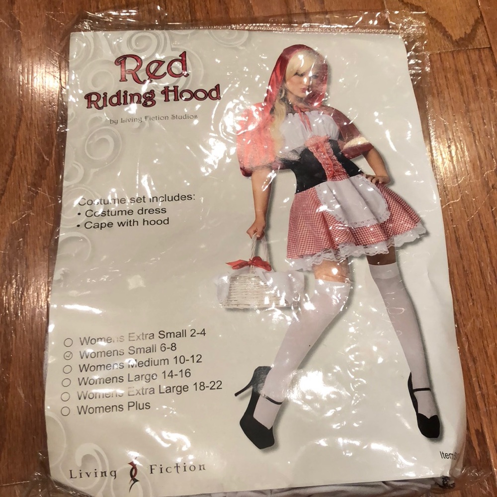 Woman’s red riding hood costume